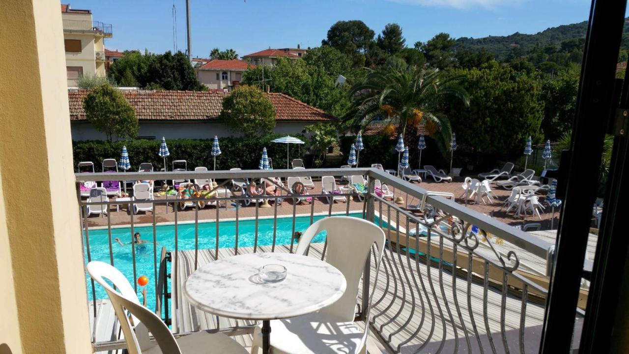Hotel Delle Mimose Diano Marina Exterior photo