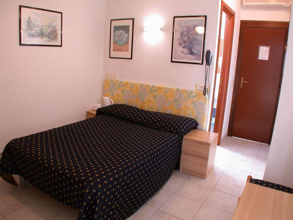 Hotel Delle Mimose Diano Marina Exterior photo