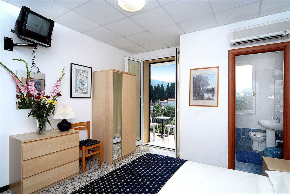 Hotel Delle Mimose Diano Marina Exterior photo
