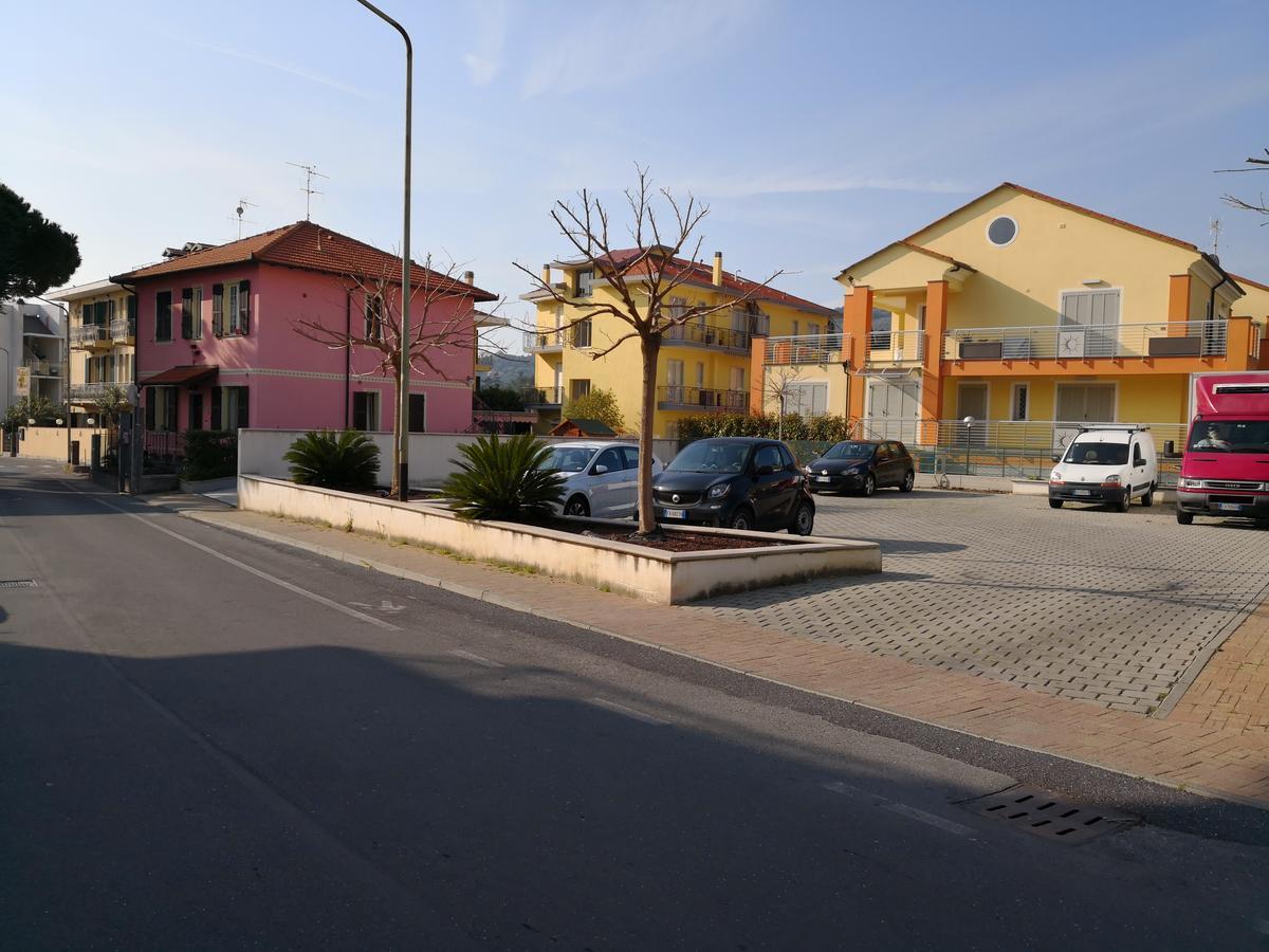 Hotel Delle Mimose Diano Marina Exterior photo